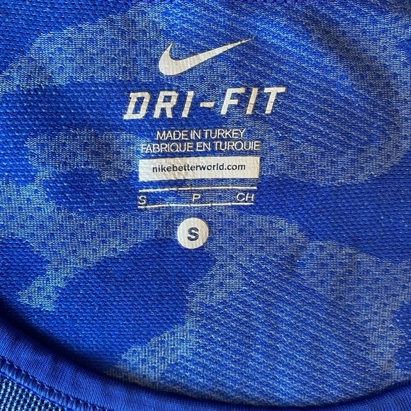 Nike Dri-Fit T-Shirt Small - Picture 3 of 3